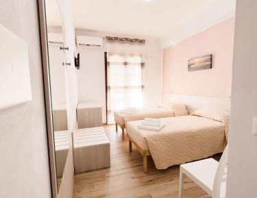 Twin Room with Private Bathroom