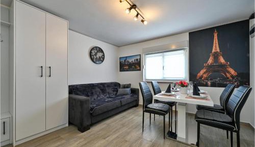 One-Bedroom Holiday Home