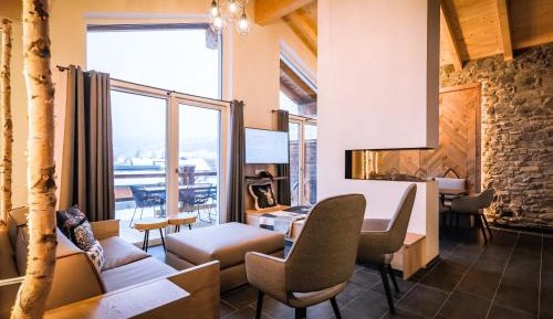 Three-Bedroom Penthouse Apartment with Outdoor Bath