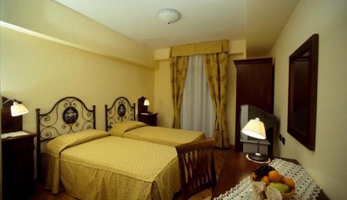 Economy Triple Room