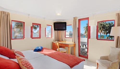 Twin Room with Balcony and Sea View