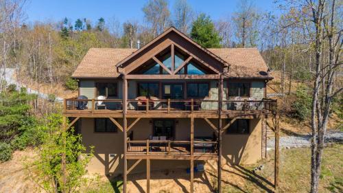 Three-Bedroom Holiday Home 