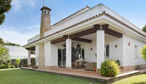 Villa with Garden View