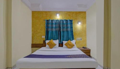 Deluxe Double Room (2 Adults + 1 Child)