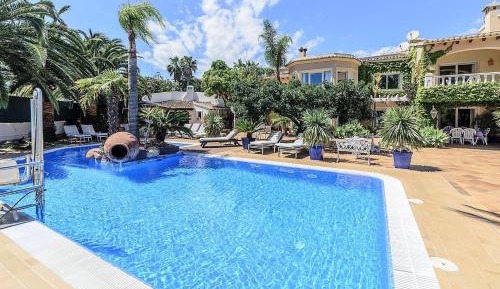 Villa with Garden View