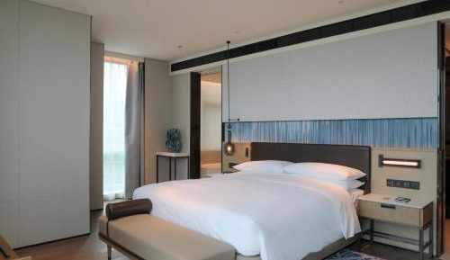 Executive King Room with Panoramic View - Executive Lounge Access
