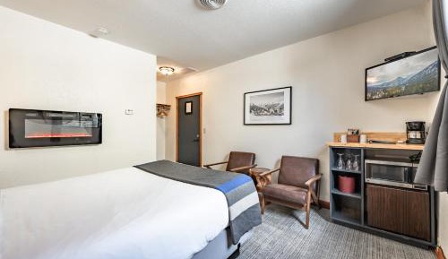 Standard Queen Room with no view 