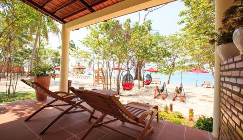 Beach Front Bungalow 
