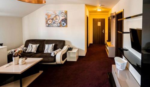 Two-Bedroom Suite with Balcony and Spa Bath