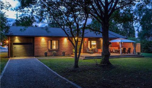 Three-Bedroom Holiday Home 