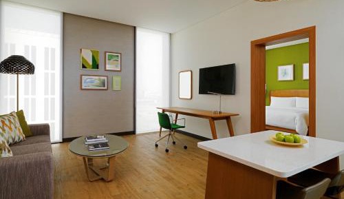 One Bedroom Apartment – King Bed (Complimentary Breakfast & Shuttle to Sobha Realty Metro Station, JBR Beach & Mall of the Emirates)