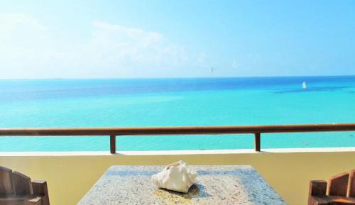 One-Bedroom Suite Beachfront
