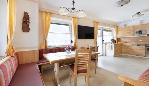 Four-Bedroom Apartment (8 Adults)