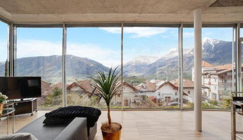 Superior One-Bedroom Apartment