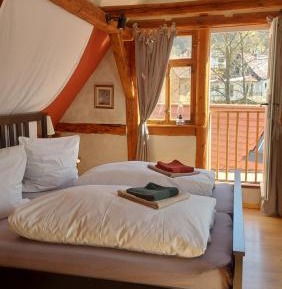 Apartment with Mountain View