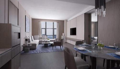 Larger Executive King Suite with Club Lounge Access