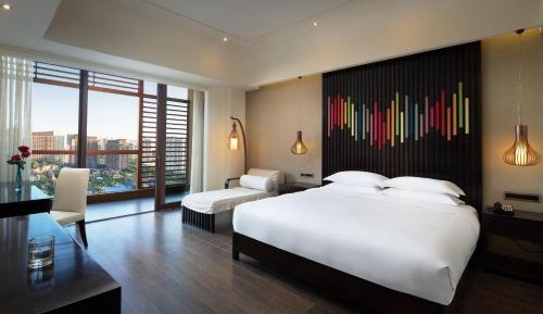 Deluxe Double Room with Garden View