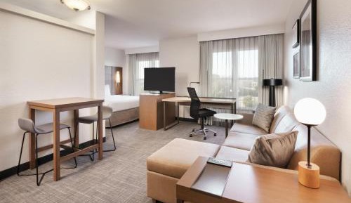 King Studio with Sofa Bed