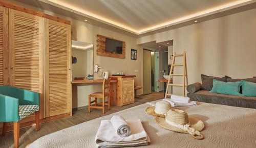 Superior Triple Room with Parking View