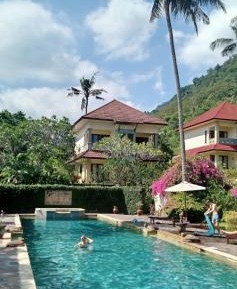 Villa with Garden View