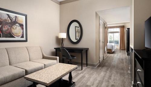 Premier King Suite
