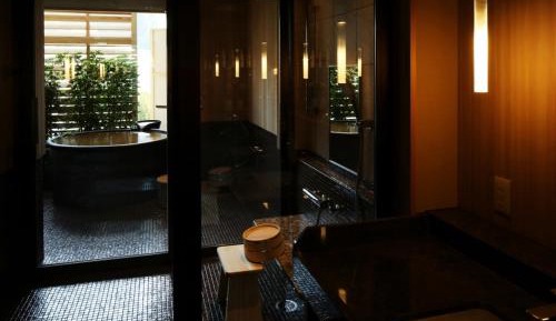 Suite with Spa Bath