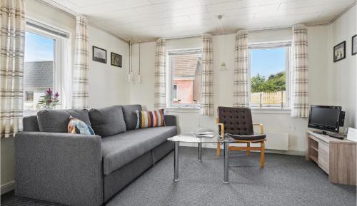 One-Bedroom Holiday Home