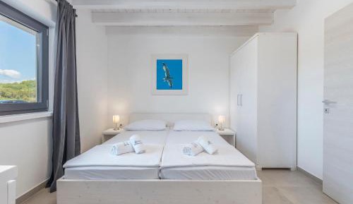 Six-Bedroom Villa 