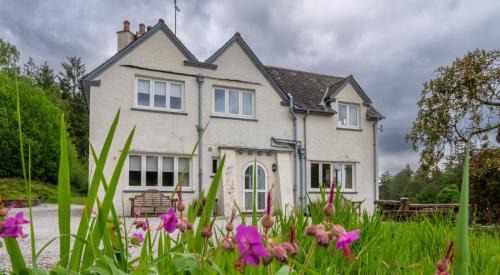 Six-Bedroom House