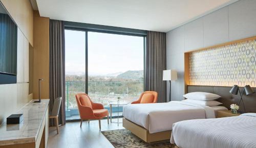 Premier Twin Room with Balcony