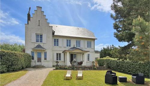 Four-Bedroom Holiday Home