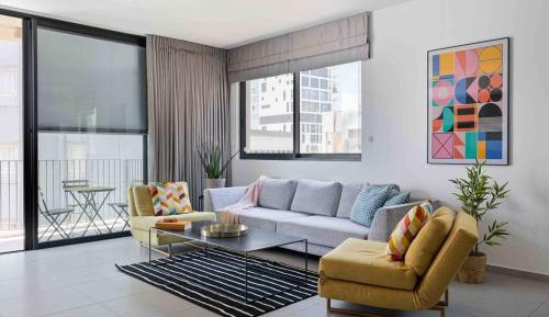 Two-Bedroom Deluxe Apartment with Balcony