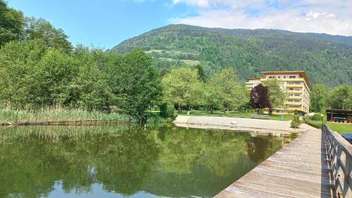 Apartment with Lake View