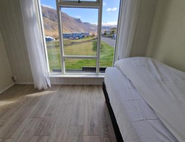 Single Room with Mountain View