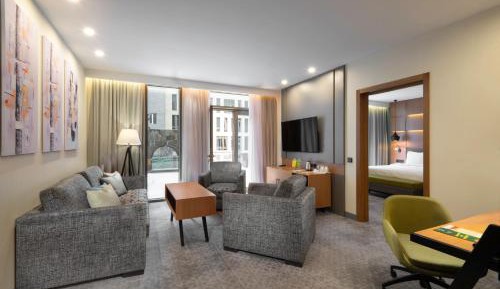 One-Bedroom King Suite with Terrace Access