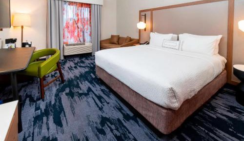 Deluxe King Room