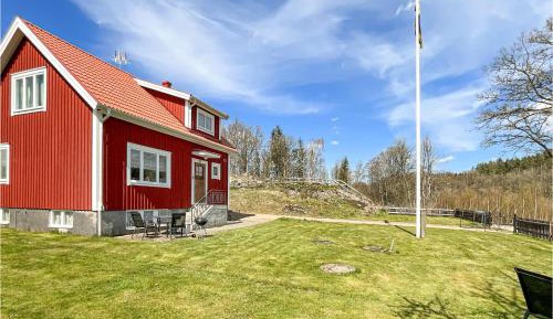 Three-Bedroom Holiday Home 