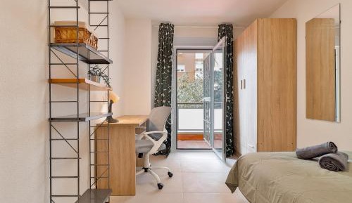 Four-Bedroom Deluxe Apartment