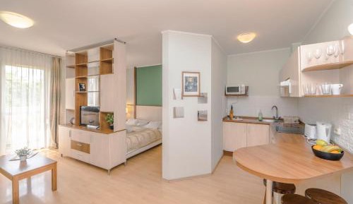Studio (3 Adults)
