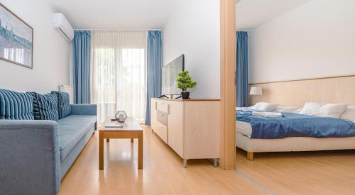 Apartment (3 Adults)