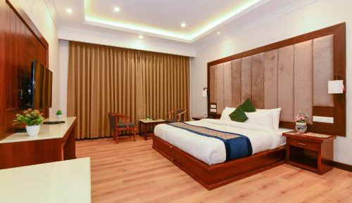 Deluxe Double or Twin Room