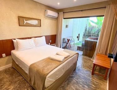 Deluxe Queen Suite