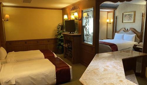 Deluxe Quadruple Room