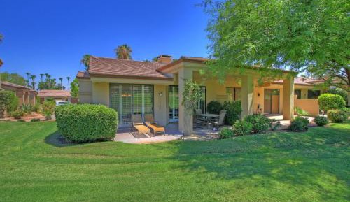 Three-Bedroom Holiday Home 