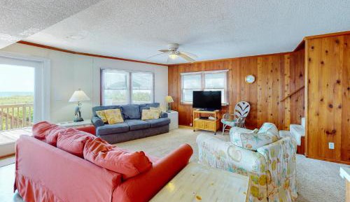 Five Bedroom Holiday Home