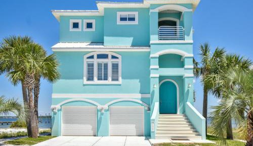 Four-Bedroom Holiday Home