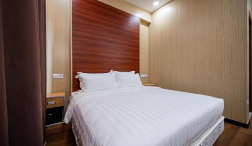 Deluxe Queen Suite