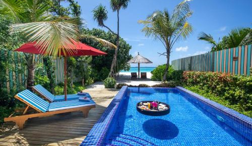 Deluxe Beach Pool Villa with One Floating Breakfast