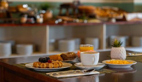 Family Room (2 Adults + 2 Children)