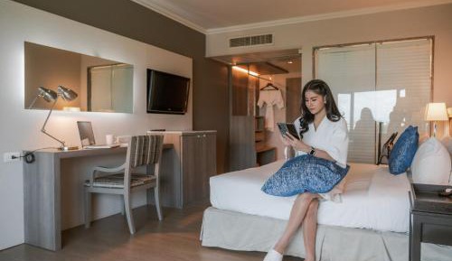 Deluxe Double or Twin Room